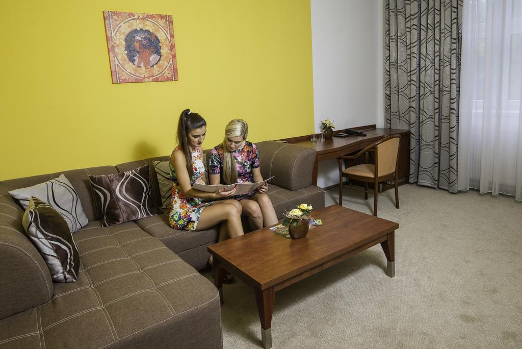 Hotel Skalka ราเอตสเก เตปลิตเซ ภายนอก รูปภาพ