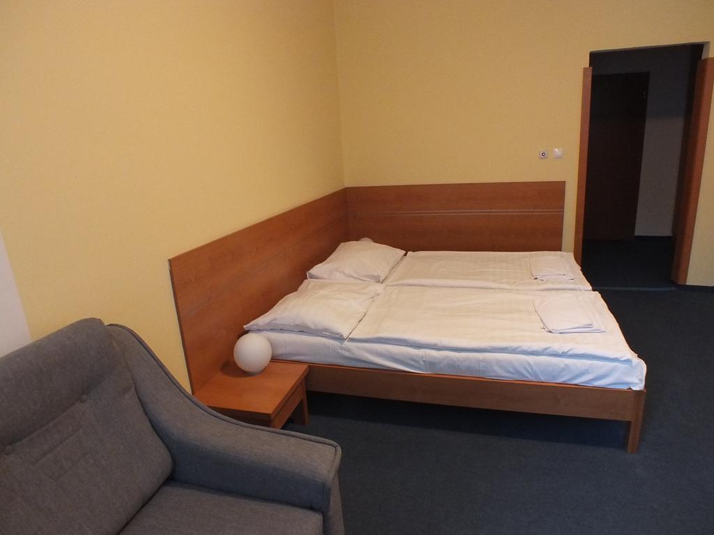 Hotel Skalka ราเอตสเก เตปลิตเซ ภายนอก รูปภาพ